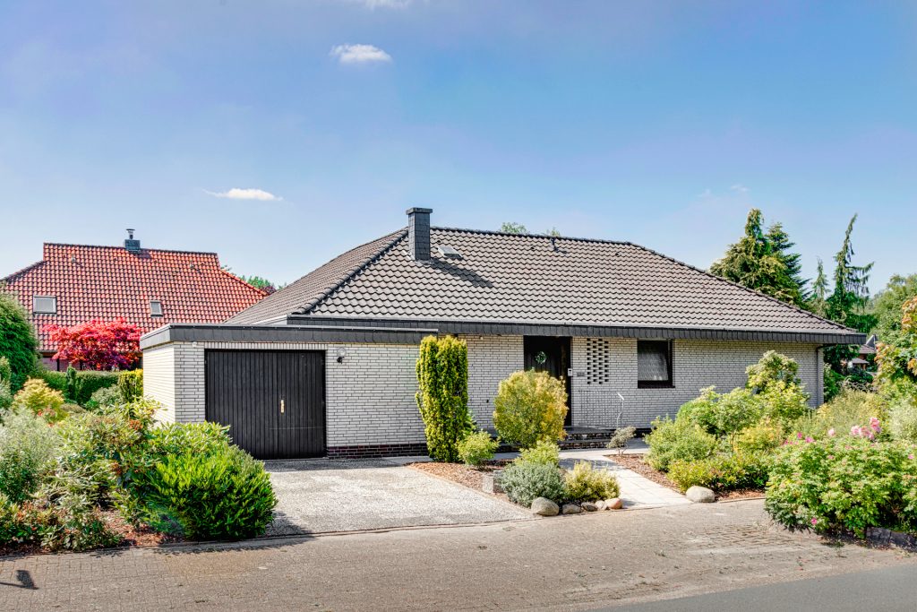 Immobilienangebot - Petersfehn I - Alle - Großzügiger Bungalow mit Garten direkt am Wildenloh zu verkaufen! Keine Käuferprovision!