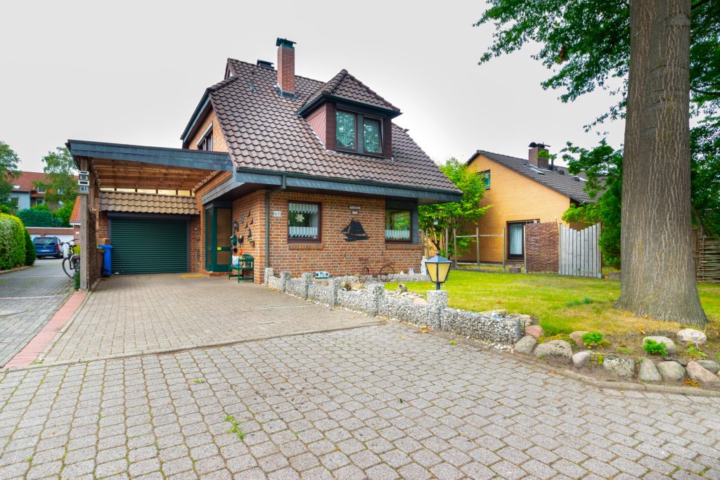Immobilienangebot - Oldenburg (Oldenburg) - Alle - Gepflegtes Einfamilienhaus mit Garage und Wintergarten in Kreyenbrück! Keine Käuferprovision!