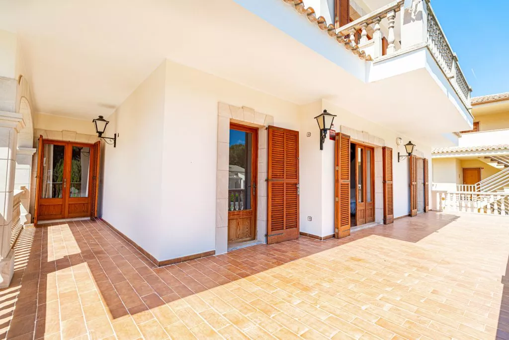 Immobilienangebot - Alcudia - Alle - 8095 - Spektakuläre Villa am Strand von Port Alcudia mit Ferienlizenz (ETV), Mallorca