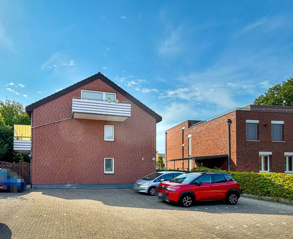 Immobilienangebot - Oldenburg - Wohnen - Großzügige und statdtnahe 4-Zimmer-Wohnung mit Balkon in Nadorst zu verkaufen!