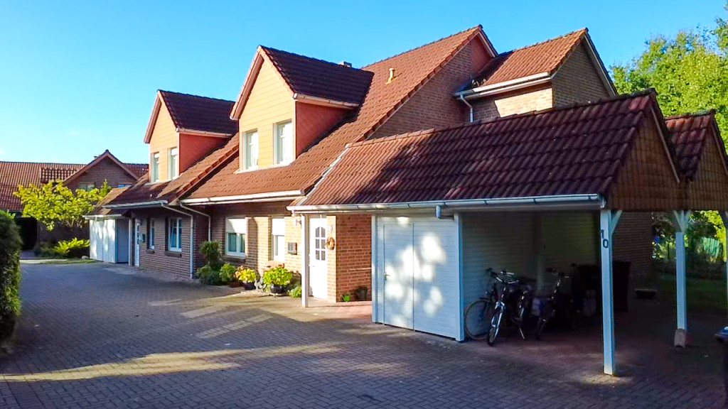 Immobilienangebot - Bad Zwischenahn - Wohnen - Bezugsfreie 2 Zimmerwohnung mit Balkon und Carport direkt am Naturschutzgebiet/Bloherfelder Teiche