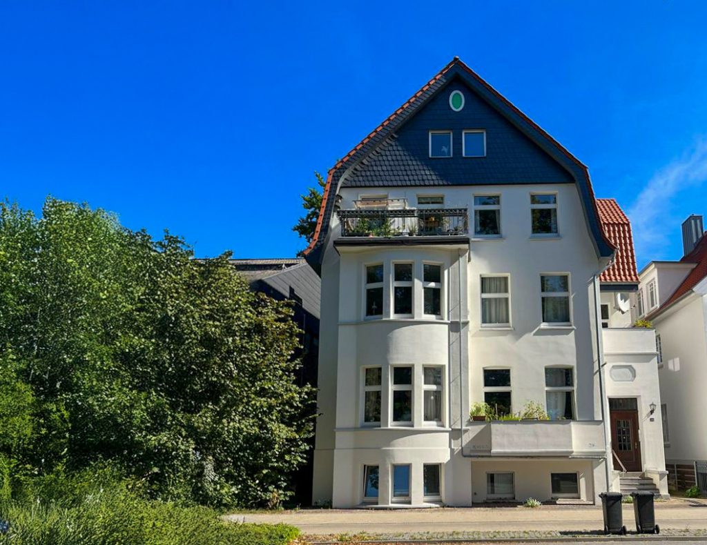 Immobilienangebot - Oldenburg - Wohnen - Charmante 5-Zimmer-Altbauwohnung in Top-Lage – ideal für Kapitalanleger oder Selbstnutzer