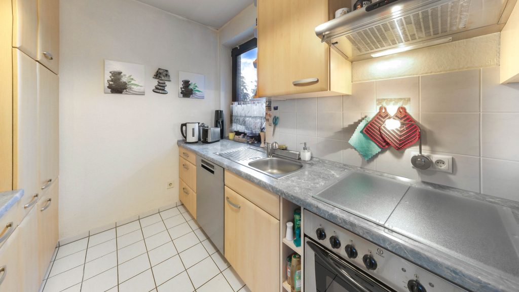 Immobilienangebot - Oldenburg - Wohnen - Gepflegte 3-Zimmer Wohnung mit Loggia im 2. Obergeschoss