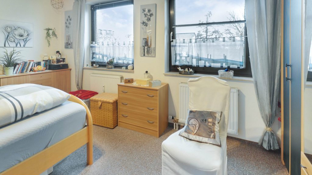 Immobilienangebot - Oldenburg - Wohnen - Gepflegte 3-Zimmer Wohnung mit Loggia im 2. Obergeschoss