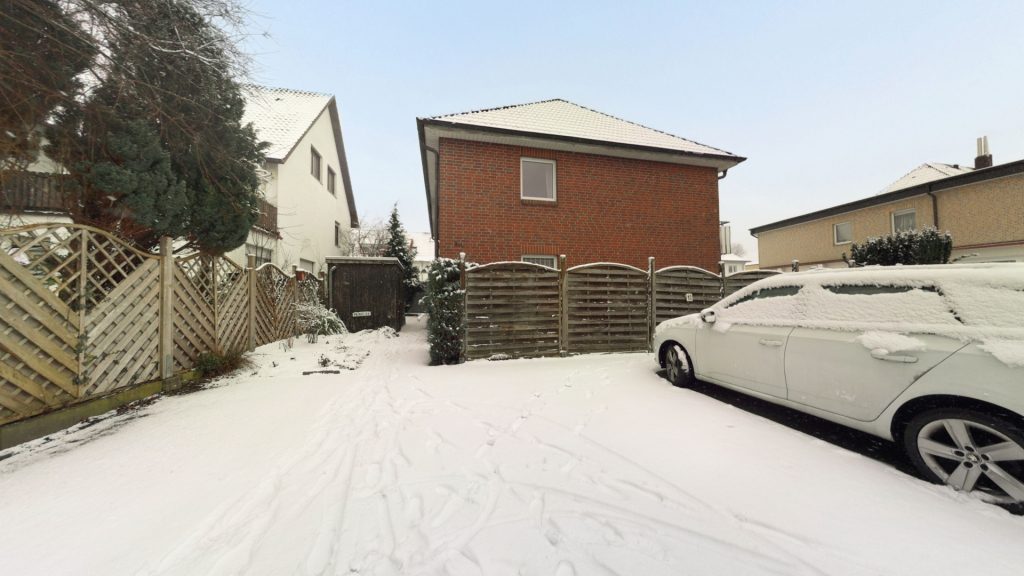 Immobilienangebot - Oldenburg - Wohnen - Attraktives Doppelhaus mit kleinem Garten in direkter Nähe zum Klinikum Kreyenbrück zu verkaufen!