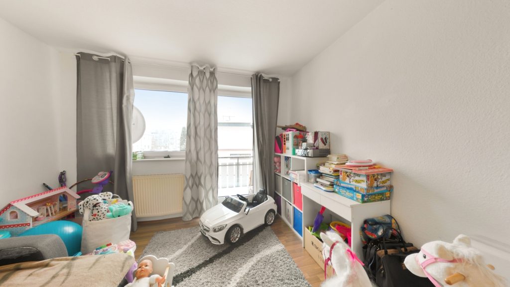 Immobilienangebot - Oldenburg - Wohnen - Attraktives Doppelhaus mit kleinem Garten in direkter Nähe zum Klinikum Kreyenbrück zu verkaufen!