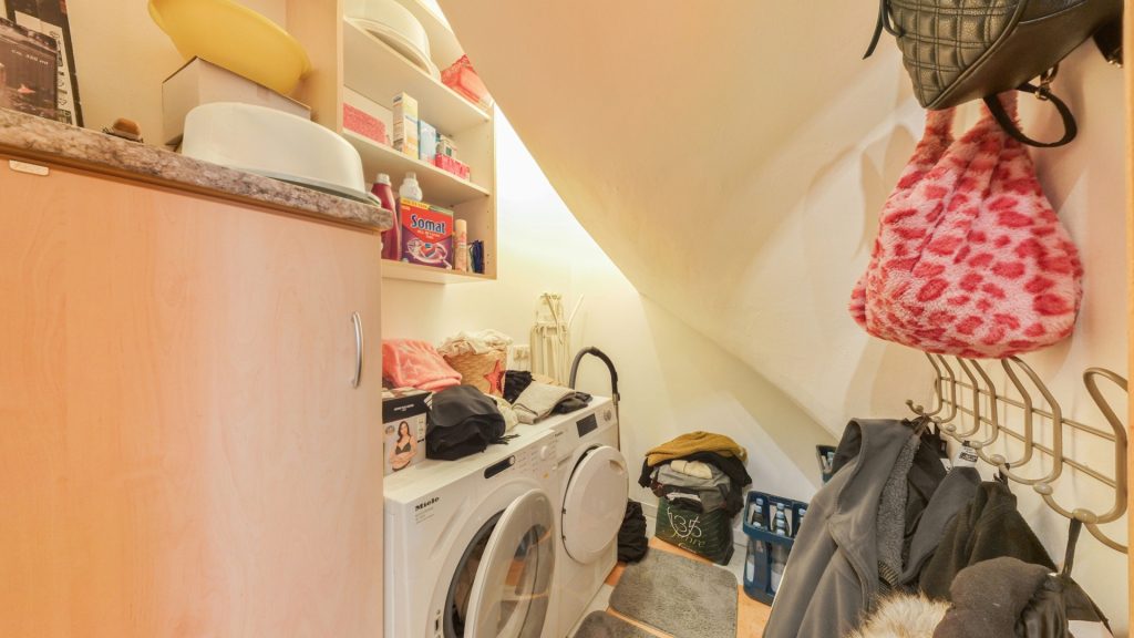 Immobilienangebot - Oldenburg - Wohnen - Attraktives Doppelhaus mit kleinem Garten in direkter Nähe zum Klinikum Kreyenbrück zu verkaufen!
