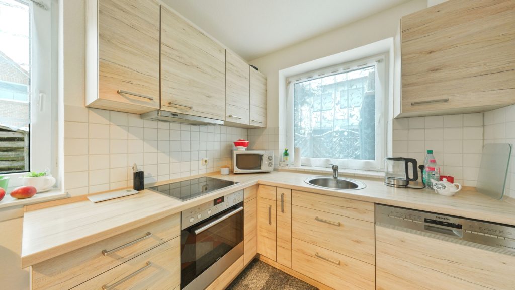 Immobilienangebot - Oldenburg - Wohnen - Attraktives Doppelhaus mit kleinem Garten in direkter Nähe zum Klinikum Kreyenbrück zu verkaufen!