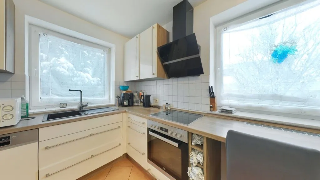 Immobilienangebot - Oldenburg - Wohnen - Gepflegte Doppelhaushälfte mit Balkon und Garten Nähe Klinikum Kreyenbrück zu verkaufen!