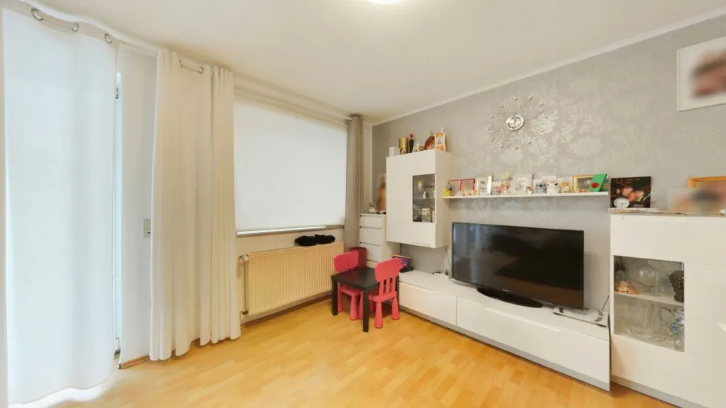 Immobilienangebot - Oldenburg - Wohnen - Gepflegte Doppelhaushälfte mit Balkon und Garten Nähe Klinikum Kreyenbrück zu verkaufen!