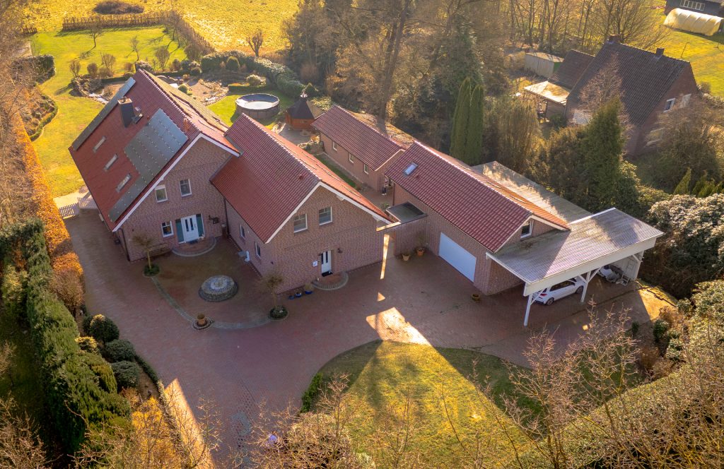 Immobilienangebot - Friesoythe - Wohnen - Landliebe pur - Idyllisches Anwesen in Ahrensdorf nahe Friesyothe!