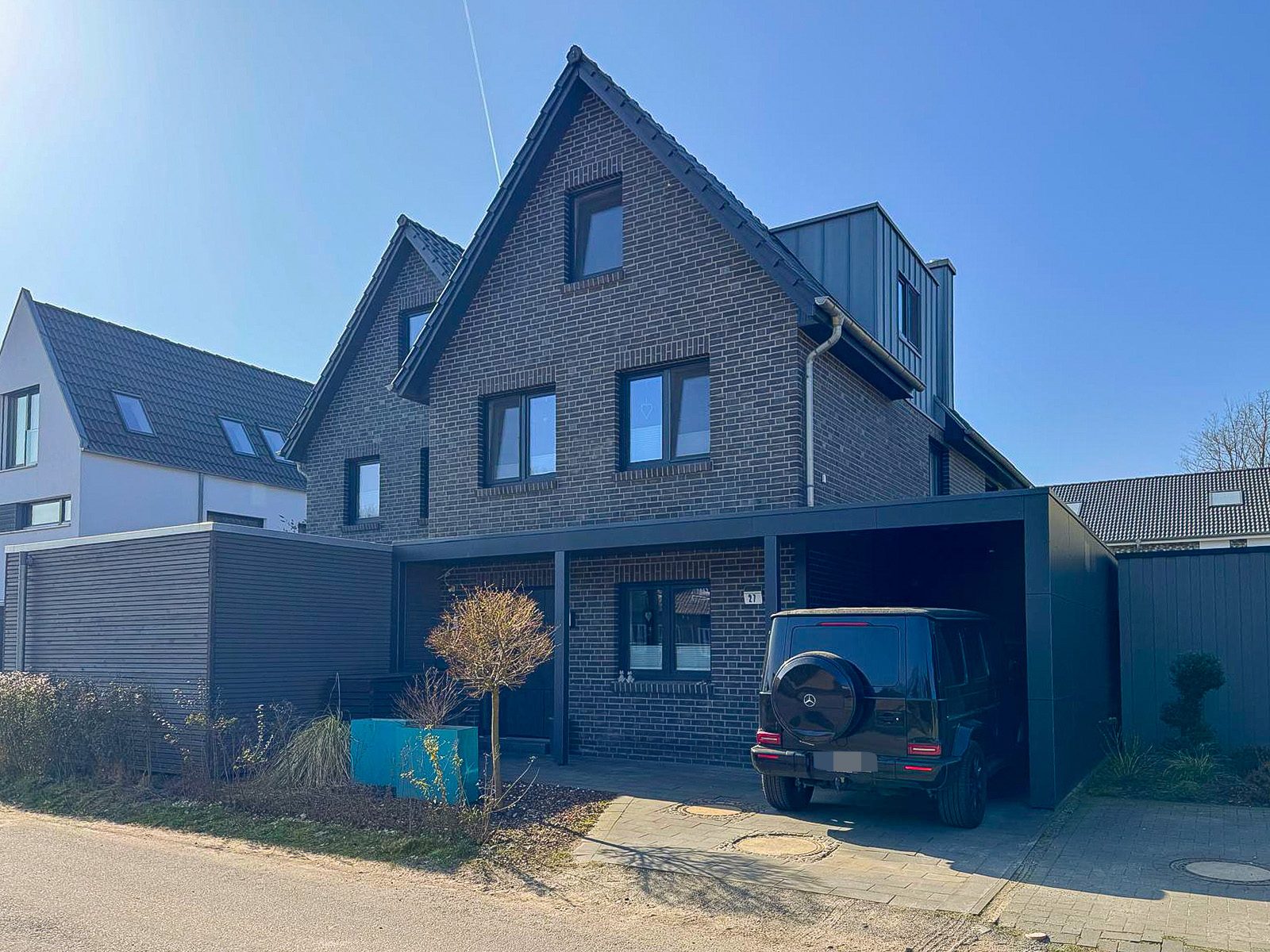 Immobilienangebot - Oldenburg - Wohnen - Exklusive Doppelhaushälfte mit 7 Zimmern am Fliegerhorst zu verkaufen!