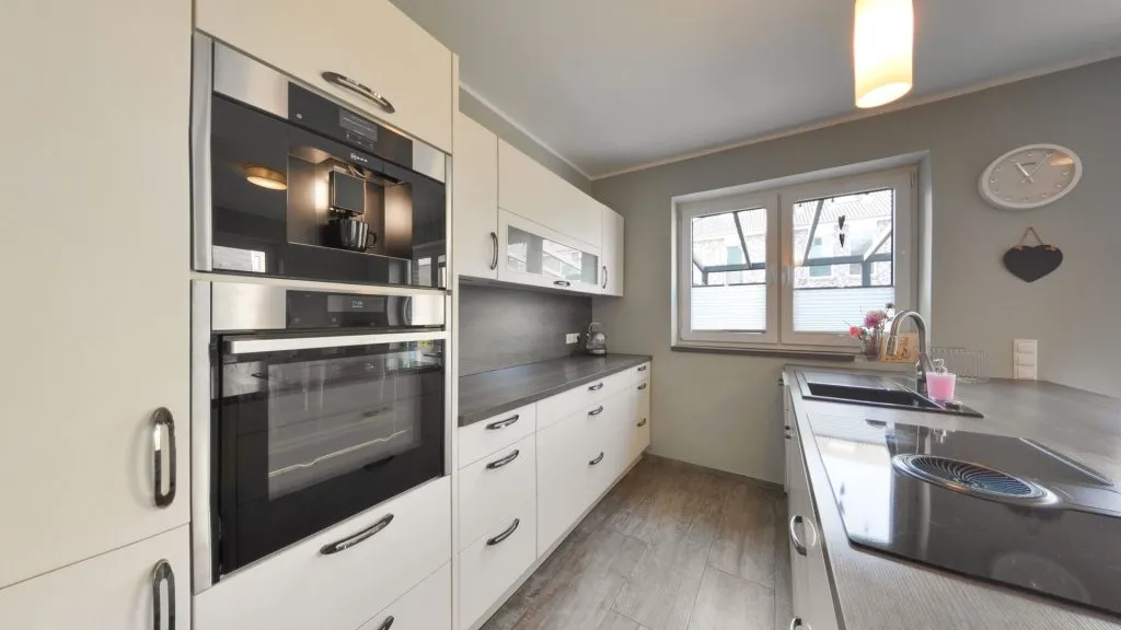 Immobilienangebot - Oldenburg - Wohnen - Moderne Doppelhaushälfte mit 7 Zimmern am Bürgerbusch zu verkaufen!