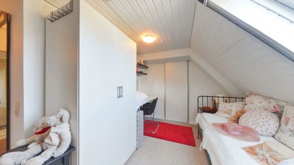 Immobilienangebot - Rastede - Wohnen - Charmantes Einfamilienhaus mit Garage, Einliegerwohnung und schönem Garten direkt in Rastede!