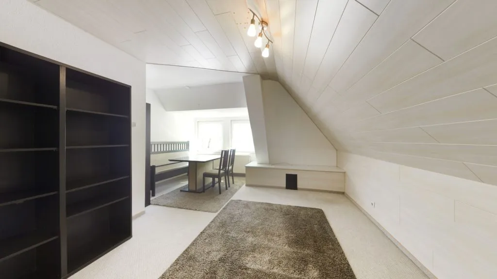 Immobilienangebot - Rastede - Wohnen - Charmantes Einfamilienhaus mit Garage, Einliegerwohnung und schönem Garten direkt in Rastede!