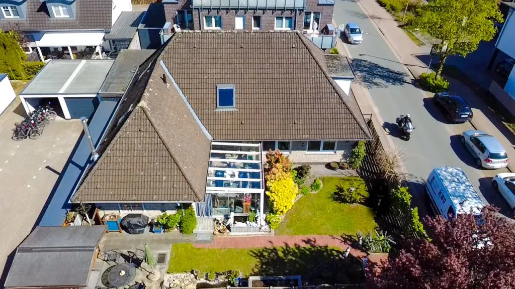 Immobilienangebot - Rastede - Wohnen - Charmantes Einfamilienhaus mit Garage, Einliegerwohnung und schönem Garten direkt in Rastede!