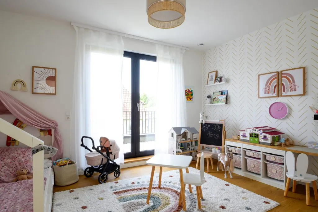Immobilienangebot - Oldenburg - Wohnen - Architektenhaus mit Pool-Lounge, Doppelgarage und separatem Wohnhaus!