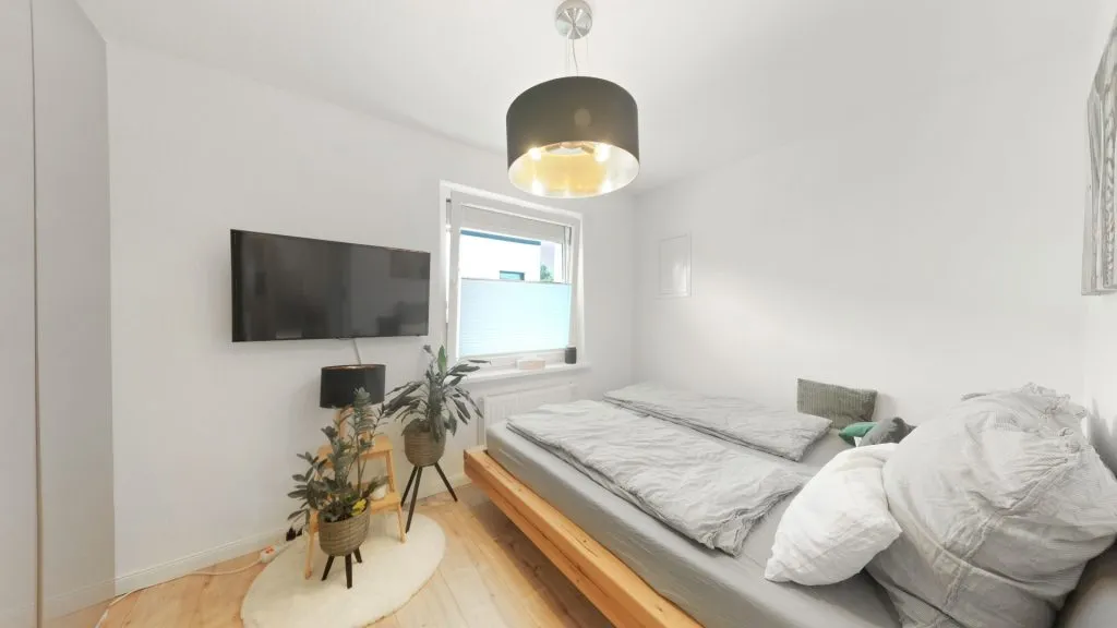 Immobilienangebot - Oldenburg - Wohnen - Architektenhaus mit Pool-Lounge, Doppelgarage und separatem Wohnhaus!