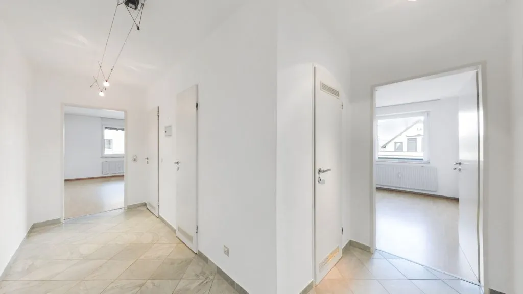 Immobilienangebot - Oldenburg (Oldenburg) / Donnerschwee - Wohnen - Bezugsfreie 3-Zimmer-Wohnung mit Dachterrasse in zentraler Lage von Donnerschwee zu verkaufen!