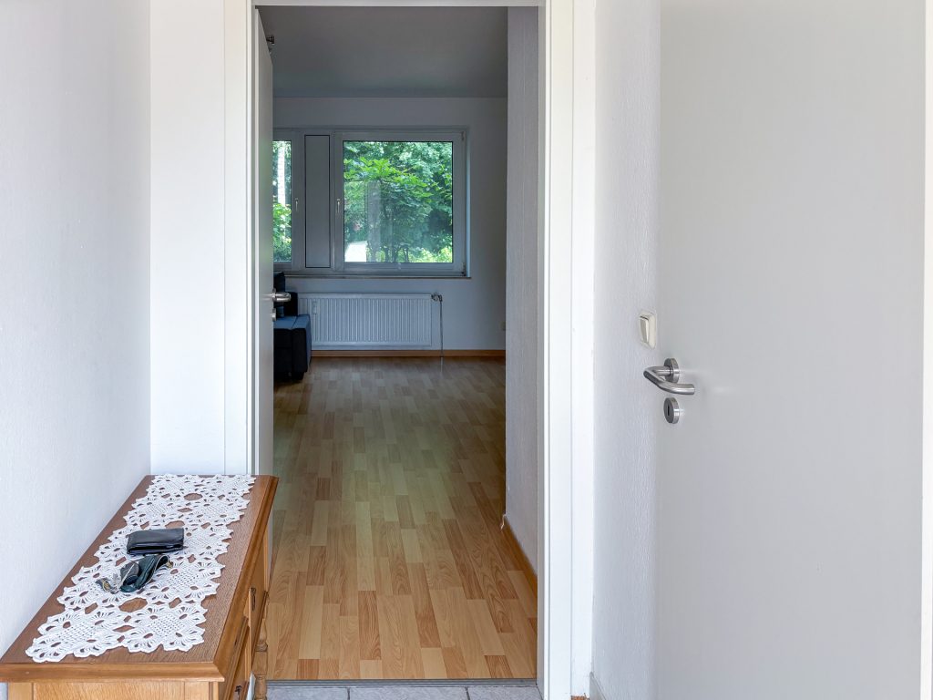 Immobilienangebot - Oldenburg - Wohnen - Gemütliche 1,5 Zimmer Erdgeschosswohnung mit Stellplatz in Kreyenbrück