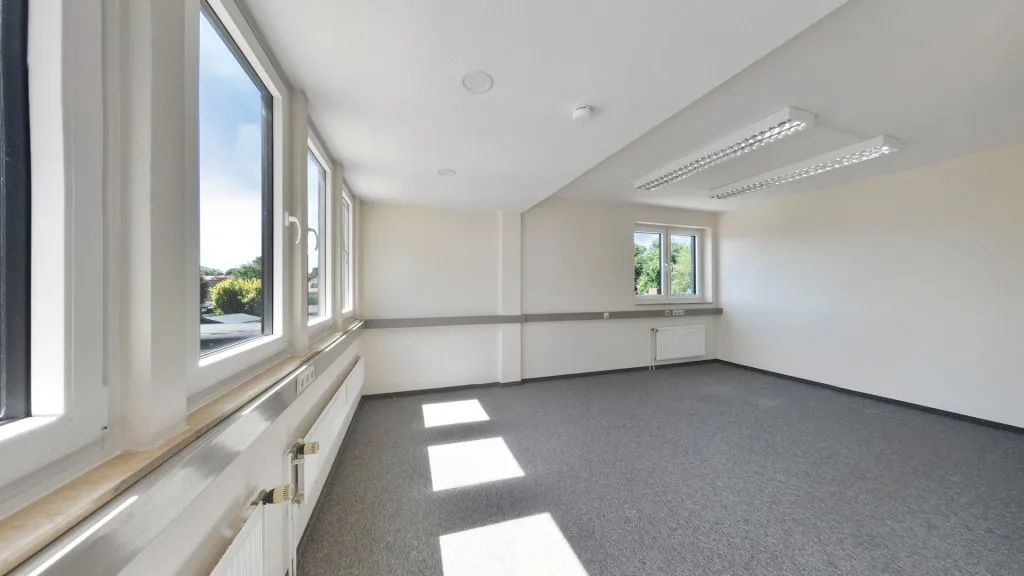 Immobilienangebot - Oldenburg - Rest - Großzügige Gewerbefläche mit viel Potenzial in zentralem Bürgerfelder zu verkaufen!