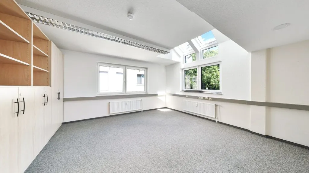 Immobilienangebot - Oldenburg - Rest - Großzügige Gewerbefläche mit viel Potenzial in zentralem Bürgerfelder zu verkaufen!